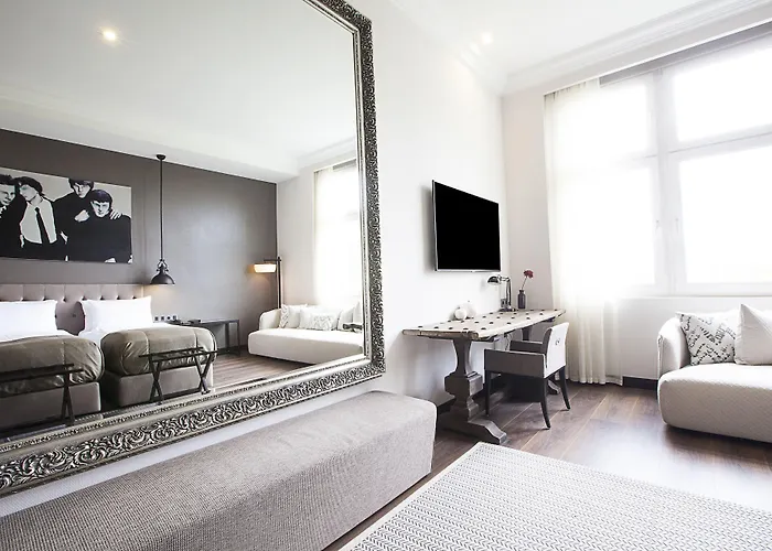 Quentin Xl Potsdamer Platz Hotell 4*