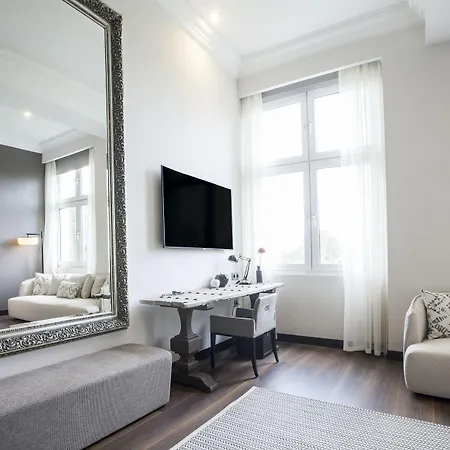 Quentin Xl Potsdamer Platz